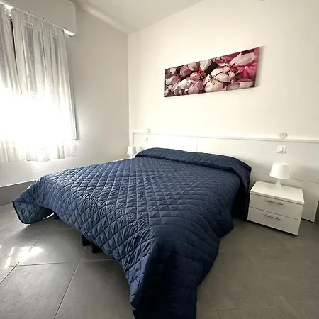 With Garden And Pool Access In * ביביונה