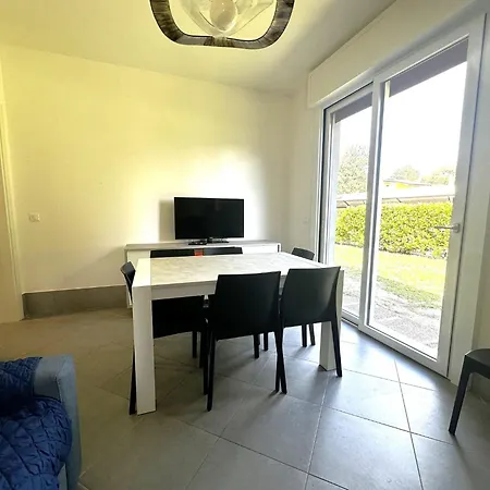 With Garden And Pool Access In וילה